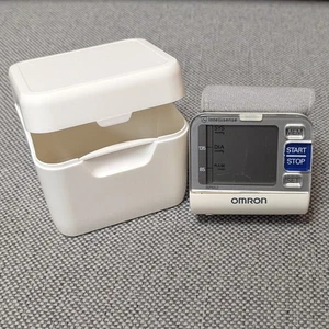Omron Automatic Wrist Blood Pressure Monitor BP652 (HEM-6052-Z) - Picture 1 of 4