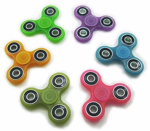 Hand Spinner Tri Fidget Finger Toy Glow In The Dark Fluorescence Random color - Picture 1 of 5