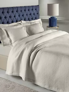 Stunning Woven Jacquard Design Bedspread in Linen 180cm x 270cm Made in Portugal - Picture 1 of 2