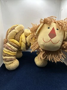 Lion Plush Handmade Slinking - Picture 1 of 9