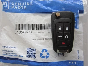 OEM 2012-2018 CHEVY SONIC FLIP KEY KEYLESS REMOTE FOB ALARM 5BT 13579217 - Picture 1 of 4
