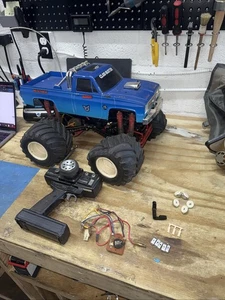 Camión de radiocontrol Tamiya Clodbuster original 1991 (?) - ¡SIN PROBAR! Chasis + carrocería CHEVY - Imagen 1 de 16