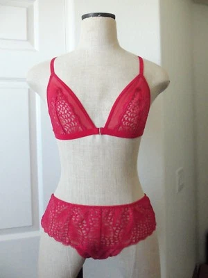 La Perla Studio CALLA Red Lace Triangle Racerback Bra 36B & Brazilian Bikini L - Image 1 of 4