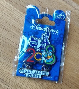 Pin's DONALD DUCK CASTLE ICON CHATEAU 2018 DISNEY DLP PARIS - Picture 1 of 4