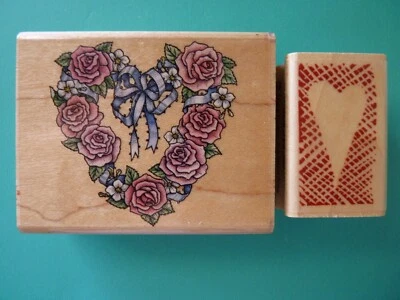 Estampillas de goma con corona de corazón de rosas y cinta y corazón rayado (2) Foto 1 de 2