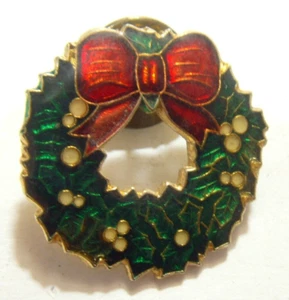 1979 Vintage Centennia Weihnachtskranz Brosche Cloisonné Schmuck 52524 - Bild 1 von 4