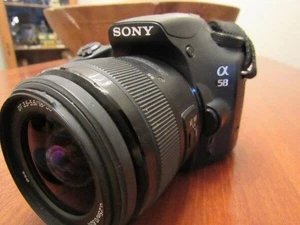 Sony SLT-a58 DSLR Kamera, DT 3,5-5,4/18-55mm Objektiv - lesen - Bild 1 von 24