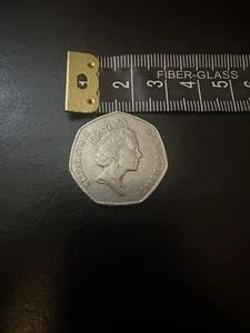 1997 Great Britain 50 Pence Coin Large Coin Circulated - Picture 1 of 2
