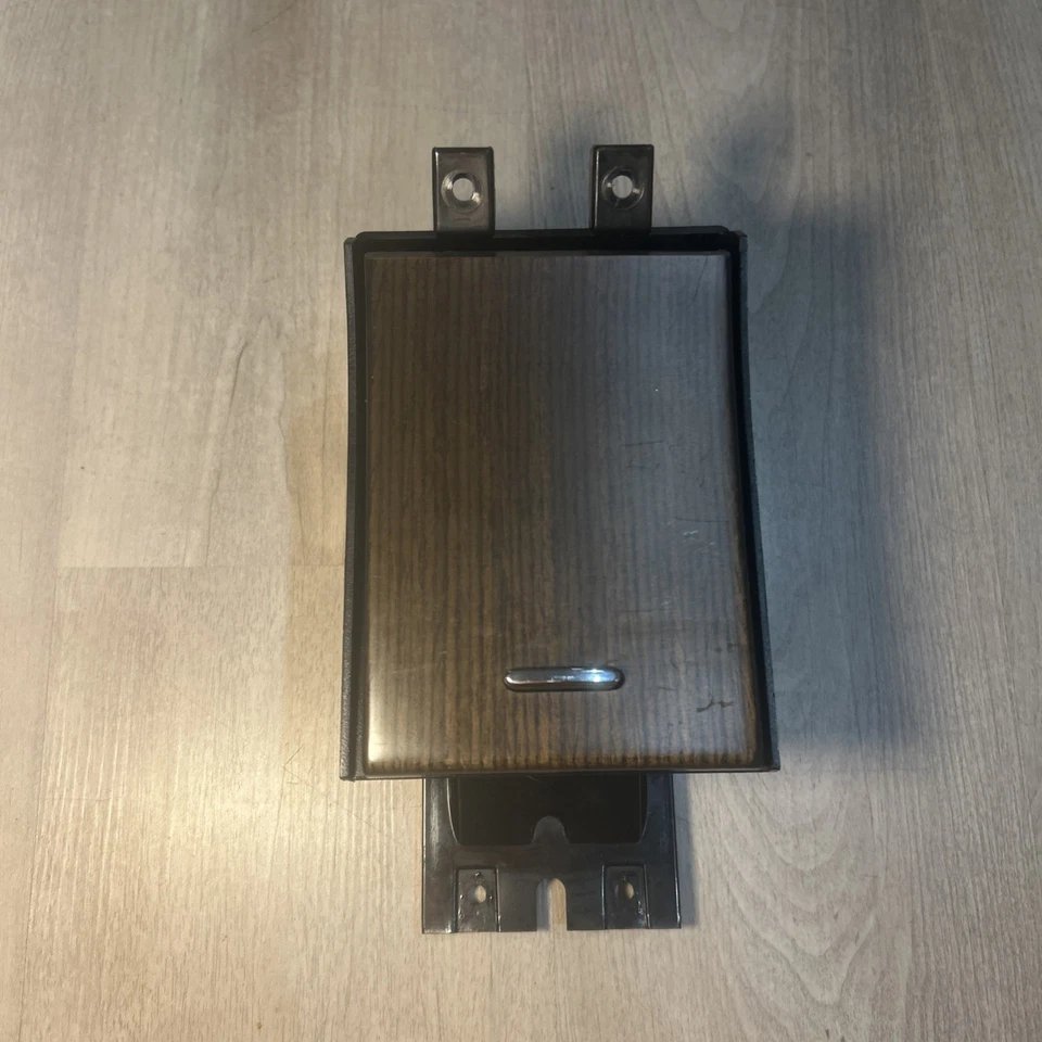 Jaguar XF XFR XFR-S 2009 A 2015 - consola central cenicero compartimento encendedor Foto 1 de 4