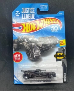 HW HOT WHEELS 2018 HW BATMAN #1/5 JUSTICE LEAGUE BATMOBILE BLACK HOTWHEELS VHTF - Picture 1 of 2