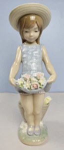 Lladro My Flowers 9" Porzellan Mädchen Figur 1284 nicht mehr produziert beschädigt ohne Schachtel - Bild 1 von 18