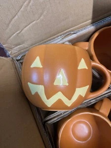 NEU Pottery Barn Orange Halloween Kürbis Jack O 'Laterne Tassen 4er Set Neu mit Etikett - Bild 1 von 6