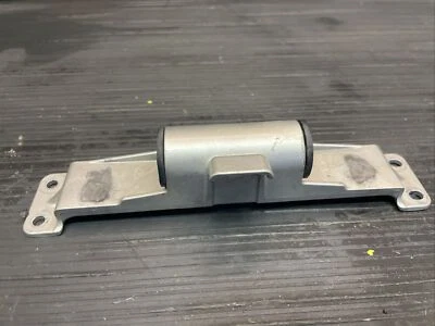 2016 Yamaha YZF R1 Gas tank bracket, fuel tank bracket #226245 Foto 1 de 4