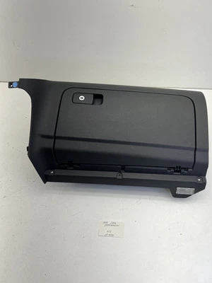 Guantera Volkswagen Jetta Wagon 2010-2014 fabricante original Foto 1 de 4