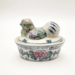 Ceramic Hen Nest Trinket Box Hand painted Asian Blue Pink Green Porcelain VTG - Imagen 1 de 11