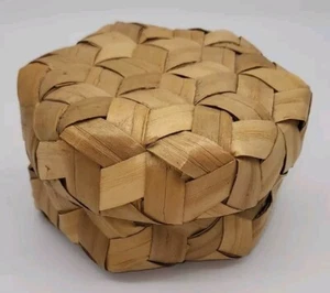 Palm Leaves Hexagon Shaped Woven Lidded Basket Boho Country Home Decor  6.5" W - Picture 1 of 8