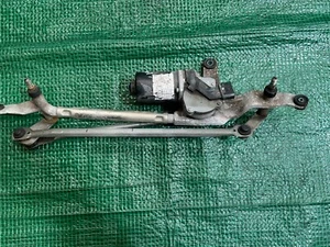 2017 MG GS Sport 1.5 Petrol Front Wiper Motor and Linkage - Picture 1 of 3