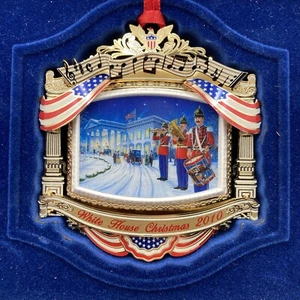 Adorno de árbol de Navidad 2010 Asociación Histórica de la Casa Blanca con caja - Imagen 1 de 12