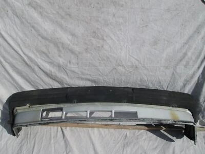 Parachoques delantero Volvo 240 86-93 Foto 1 de 4