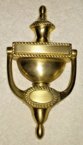 VIKTORIANISCHE URNE & SEIL DESIGN TÜRKLOPFER MASSIVMESSING - Bild 1 von 4