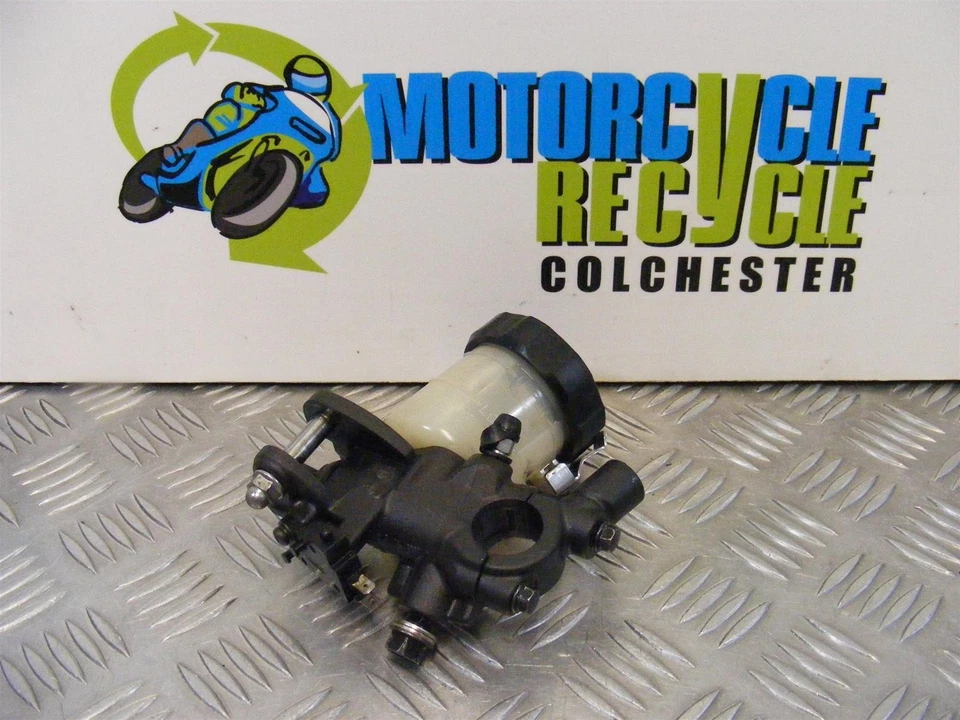 Cilindro maestro de freno delantero Honda CB 1000 R 2008 a 2016 CB1000R B027 Foto 1 de 4