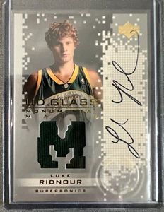 2003-04 UD Glass Monumental Marks Luke Ridnour #LR-J Rookie Auto RC - Picture 1 of 2