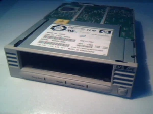 HP SureStore DLT VS 80 VS80 40/80Gb Internes SCSI Datenbandlaufwerk C7505A revC003 - Bild 1 von 4