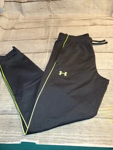 Boys  XL Under Armour  Loose Fit Pants New With Tags  - Picture 1 of 2