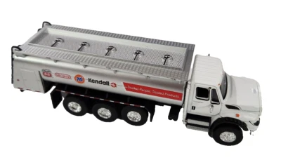 Camión cisterna WorkStar Phillips 66 2018 deco de preproducción Greenlight 45150-B Foto 1 de 4