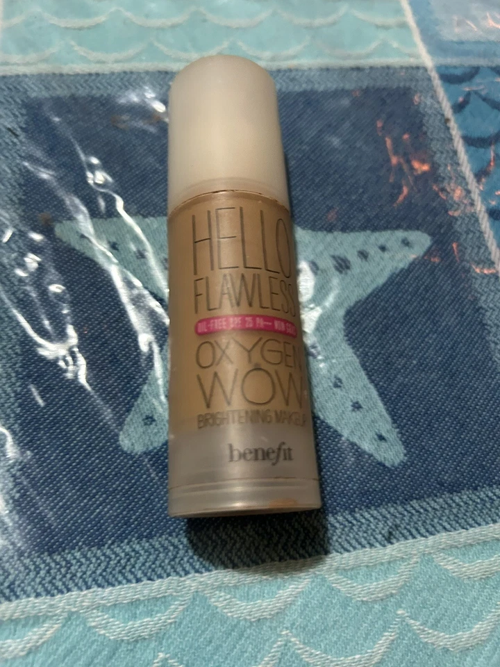 Benefit Hello Flawless Oxygen Wow Brightening Foundation Beige Full Size 1 oz - Image 1 of 1