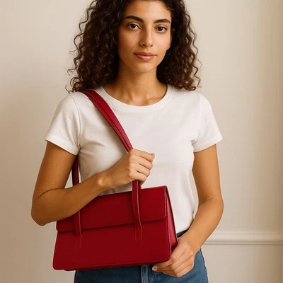 Сумка наплечная Alfani красная кожа - магнитный клапан, карманы на молнии - Изображение 1 из 4