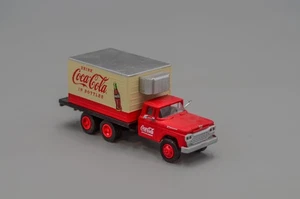 1960 Ford Coca-Cola Refrigerated 3-Axle Box Truck - HO/1:87 - Picture 1 of 1