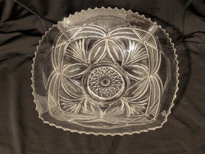 EAPG Bryce Higbee MONARCA Hermosa Dama Cuadrada Maestro Berry Bowl 9"sq x 3" de Alto - Imagen 1 de 8