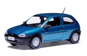 Modellauto IXO Opel Corsa B Swing grün 1995 CLC581N 1:43 Neu mit OV mit Vitrine - Picture 1 of 2