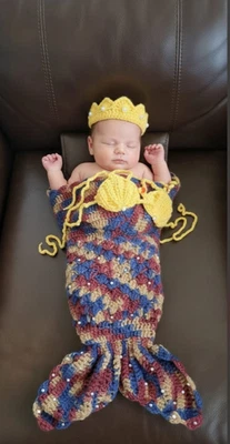 Juego de diadema, sujetador y cola de sirena de ganchillo hecho a mano para fotografía de recién nacidos niñas Foto 1 de 4