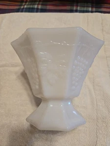 Weiß Milchglas Traubenblatt Kompott Schale Übertopf Vase Sockel achteckige Form - Bild 1 von 17