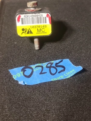 2006- 2007  Silverado  TAHOE Chevrolet GMC Sierra FRONT sensor 10370149 OEM - Image 1 of 2