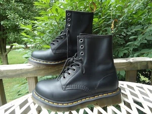 Dr. Martens 1460 stivali stringati originali pelle liscia neri donna US 6 L NUOVI - Foto 1 di 7