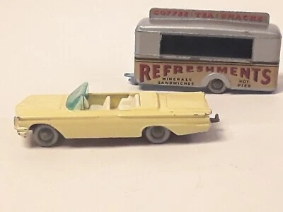 Auto Pontiac Convertible + mensa mobile -LESNEY n. 39  e n.74 -  Made in England - Immagine 1 di 4