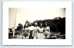 Women Beach Swimsuits Virginia Mable Hill Velma Connie Underwood Photo c.1940 - Picture 1 of 2
