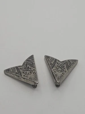 Vintage Southwestern Silver Tone Etched Collar Tips Clip Cuffs Corners  - Image 1 of 4