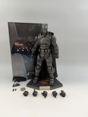 Hot Toys MMS349 Armored Batman 1/6 Figure BVS Dawn Of Justice with Spear - Image 1 of 4