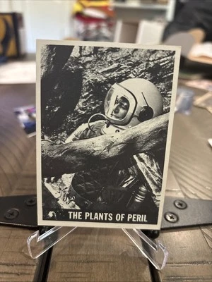 LOST IN SPACE #37 Topps 1966 trading card - Printed in U.S.A. vintage tv NM - Image 1 of 4