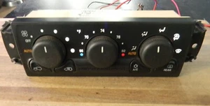 02 Cadillac Escalade Climate Heater A/C Control 2002 15072169 D2525169 - Picture 1 of 6