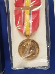 Medalla y cinta del Servicio de Defensa Nacional - Imagen 1 de 4