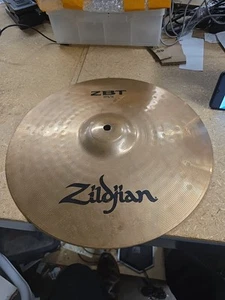 Zildjian ZBT 14" Hi-Hat Cymbal - Picture 1 of 6