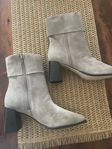 Moema Brazillian Grey Mushroom Suede Leather Ankle Boots Gabby Sz 39 New $299 - Picture 1 of 16