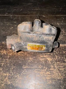 vw fuel distributor Bosch 0 438 100 083 exellent , used , cleaned , inspect - Picture 1 of 4