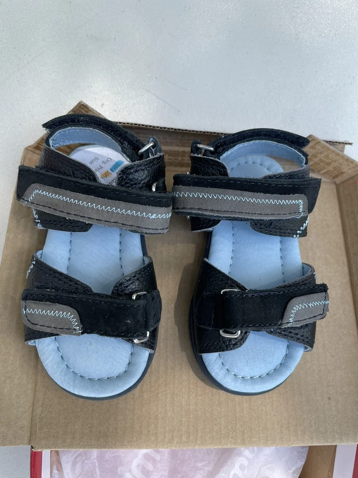 Sandalias de cuero azul marino Umi para niña pequeña - talla 5 Foto 1 de 4