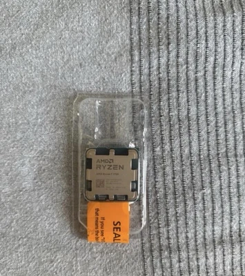 AMD Ryzen 7 7700 Processore (5,3 GHz, 8 Cuori, Socket AM5) Boxed -... - Immagine 1 di 2